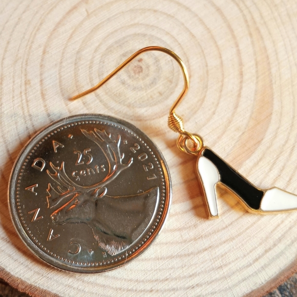Black and White High Heels Earrings - Picture 3 of 3